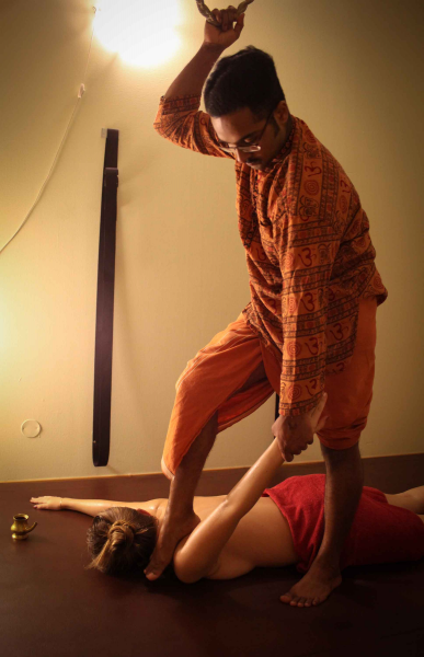 Индийский массаж ногами Калари Санкт-Петербург фото, цена, продажа, купить